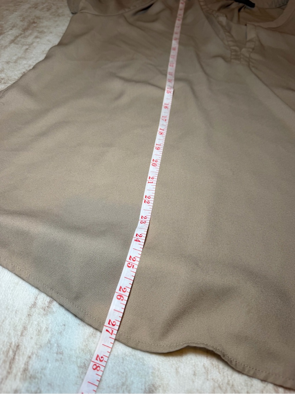 B Flawless Taupe Split Neck Short Sleeve Blouse Women’s Large - Picture 5 of 6